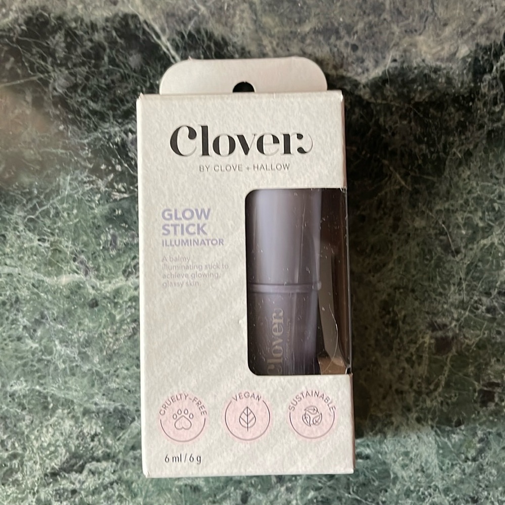 NIB Clover Glow Stick Illuminator (by Clove & Hallow)